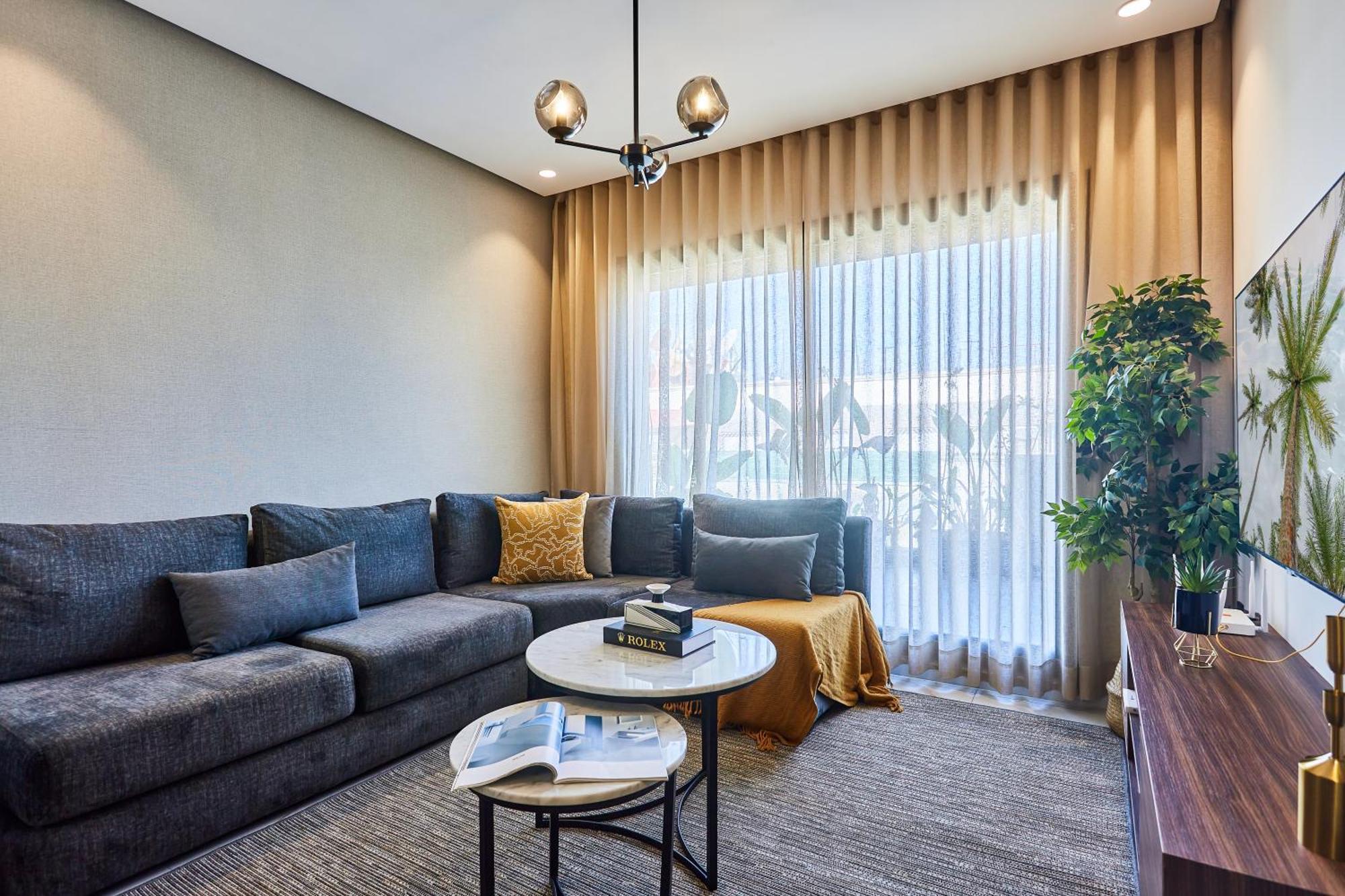 Appartement Sleek And Modern 2-Bed Unit In Downtown Casa à Casablanca Extérieur photo