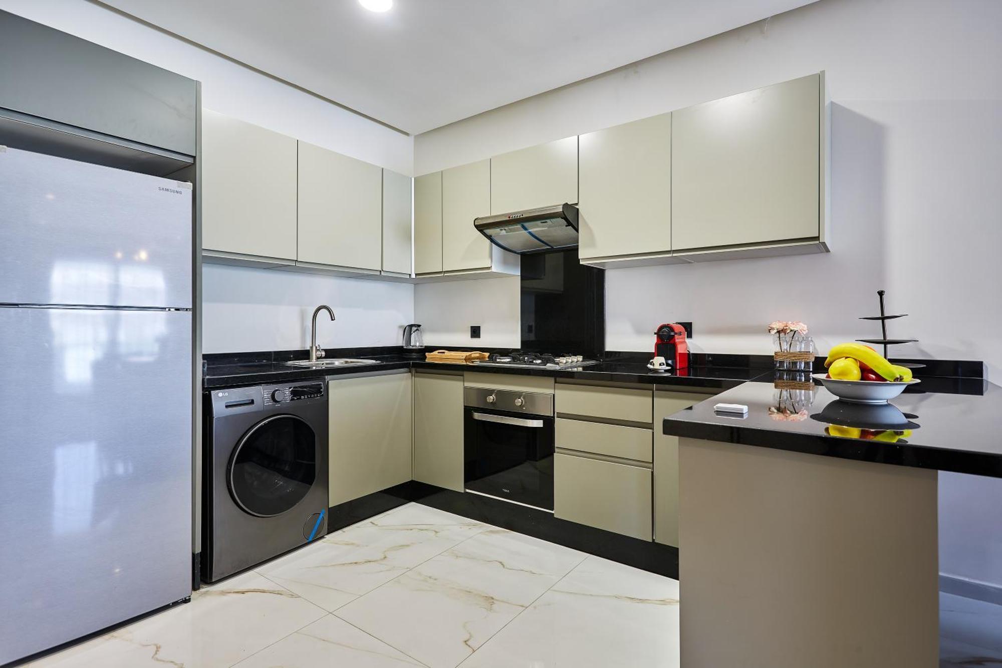 Appartement Sleek And Modern 2-Bed Unit In Downtown Casa à Casablanca Extérieur photo